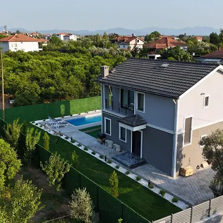 Royal Garden Villa